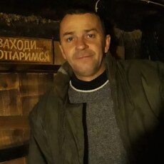 Михаил, 35