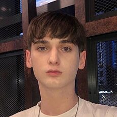 Тарас, 24