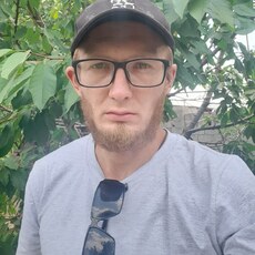 Анатолий, 32