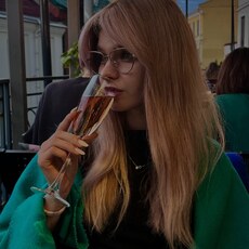 Полина, 23