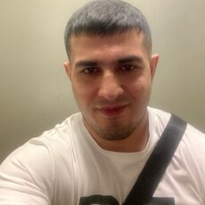 Владимир, 32