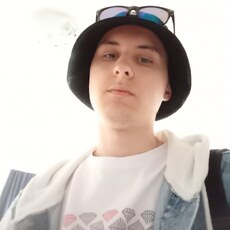 Валентин, 21