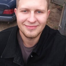 Леонид, 24