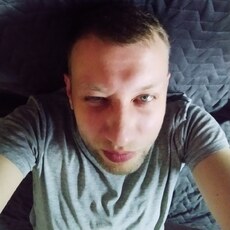 Гена, 32