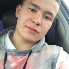Валентин, 25