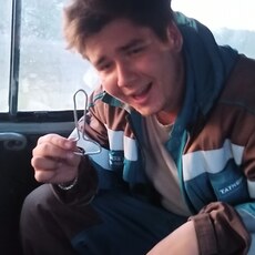 Паша, 25