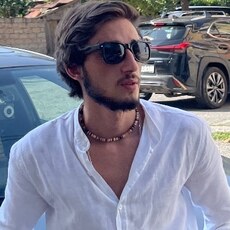 Юрий, 24