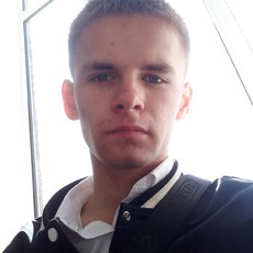 Максим, 19
