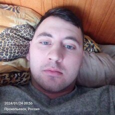 Аркадий, 25