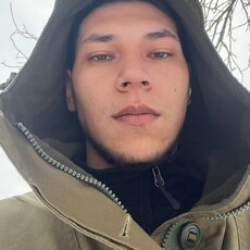 Ян, 26