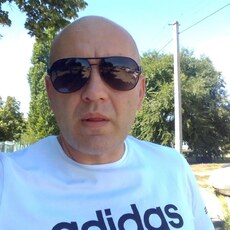 Толя, 44