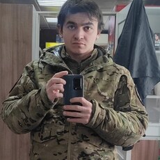 Слава, 23