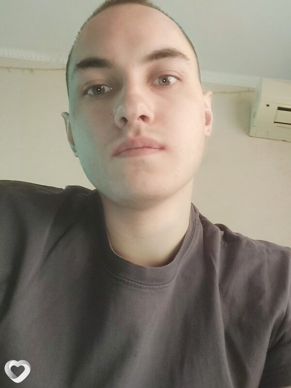 Артём