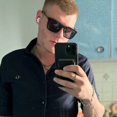 Яша, 28