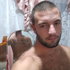 Гена, 26