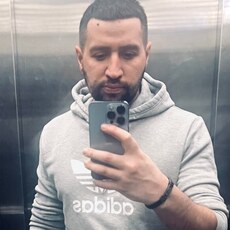 Макс, 29