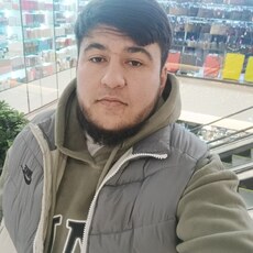 Валентин, 28