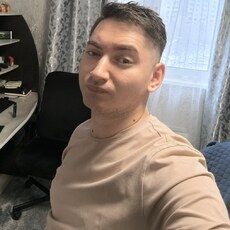 Гриша, 35