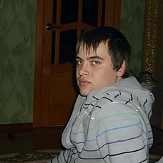 Слава, 25