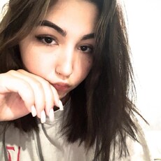 Зина, 22