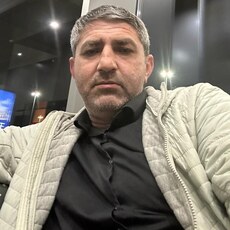 Михаил, 43
