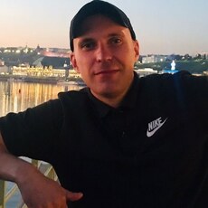 Юра, 35