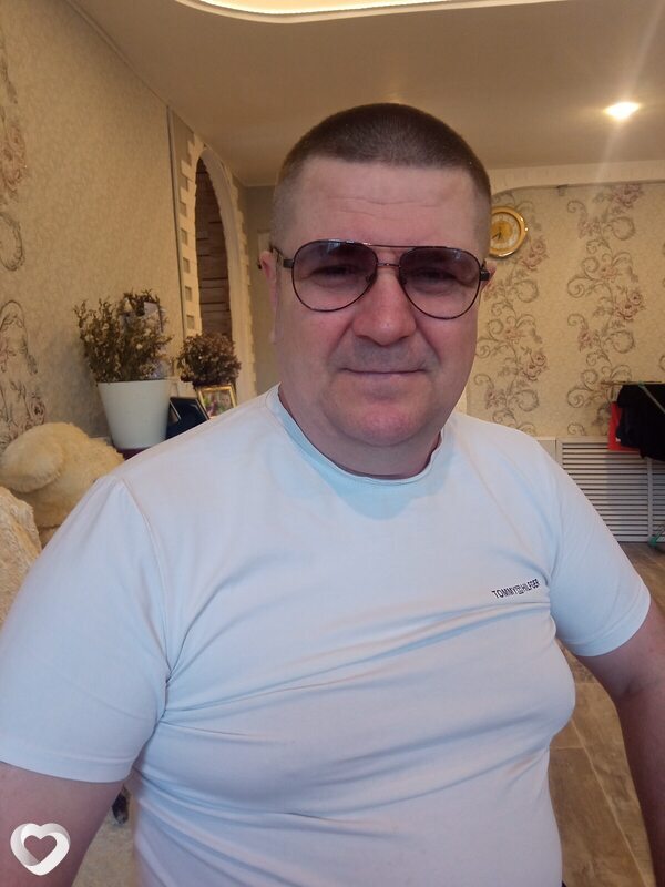 Артём
