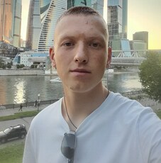 Михаил, 23