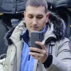 Альберт, 33