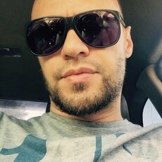 Владимир, 44