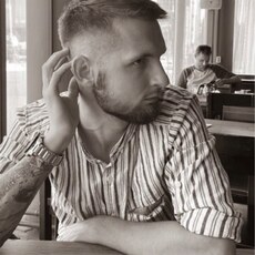 Назар, 26