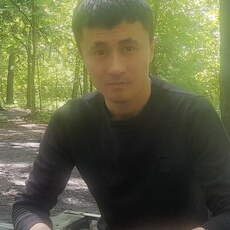 Виктор, 29