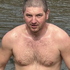 Валя, 42
