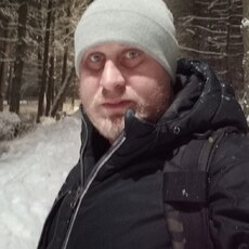Эдуард, 33