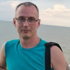 Валя, 40
