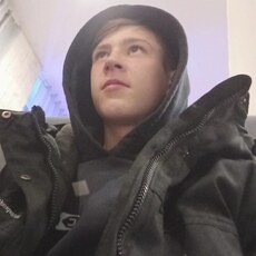 Максим, 19