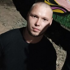 Гриша, 27