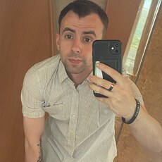 Гриша, 30