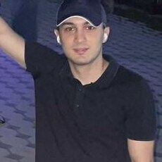 Яша, 23