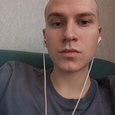 Максим, 25