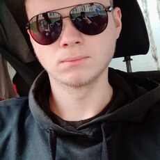 Максим, 22