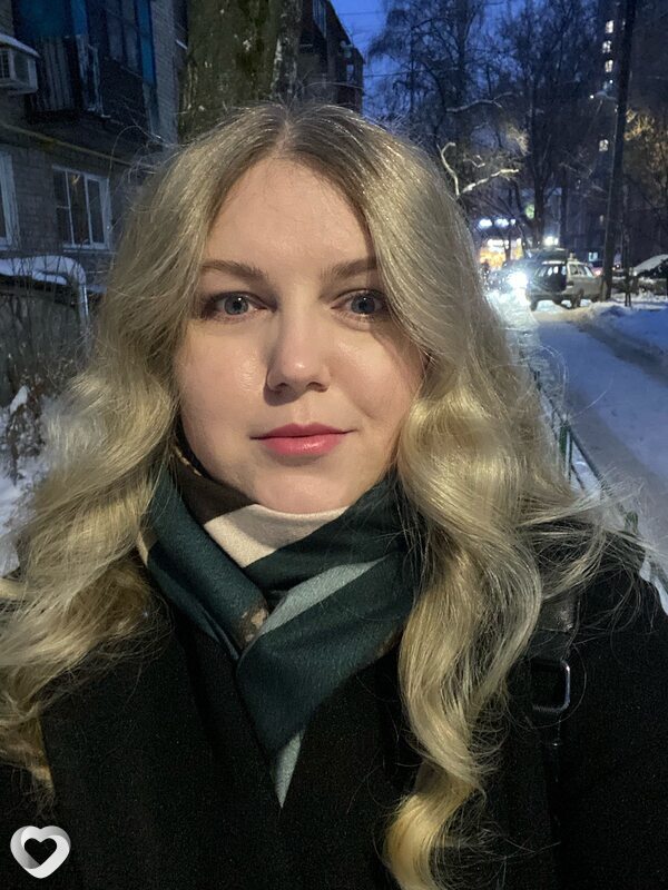 Оля