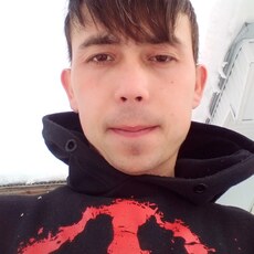 Яша, 28