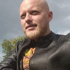 Веня, 35