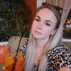 Тоня, 32