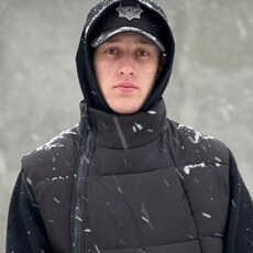 Аркадий, 23