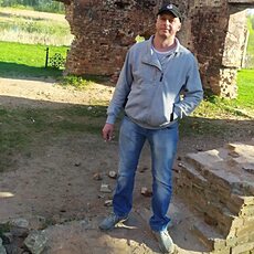 Валя, 48