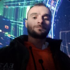 Даня, 33