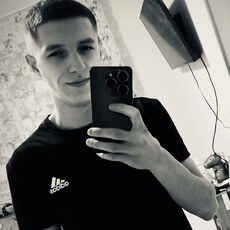 Валя, 23