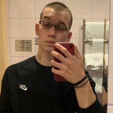 Макс, 22